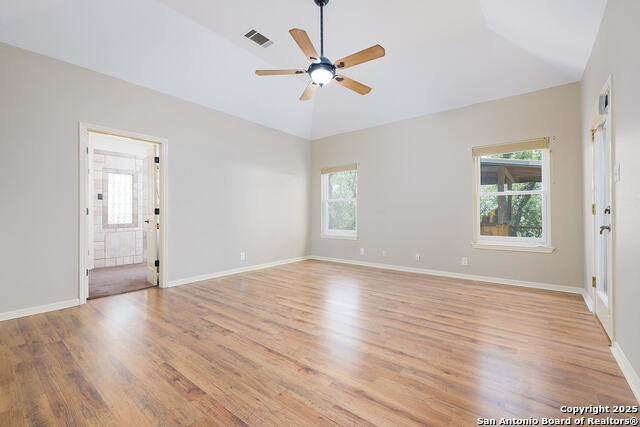 Image 16 of 18 For 552 Mountain Oaks