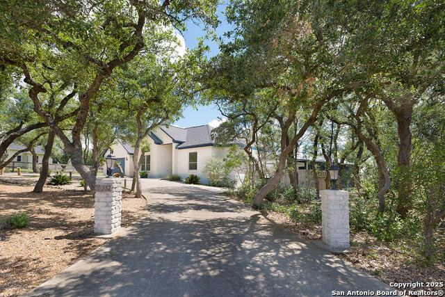 Image 4 of 18 For 552 Mountain Oaks