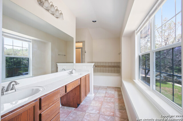 Image 17 of 31 For 8818 Sarasota Woods