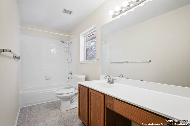 Image 23 of 31 For 8818 Sarasota Woods