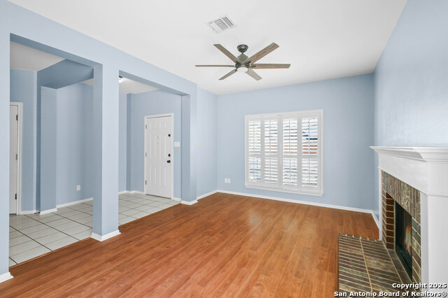 Image 5 of 31 For 8818 Sarasota Woods