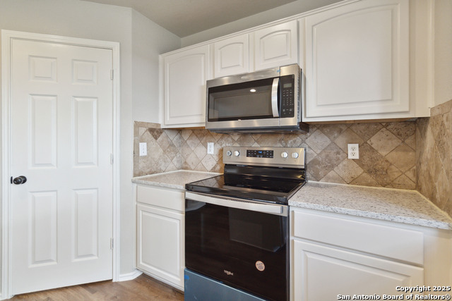 Listing photo id 9 for 6923 Dashmoor Creek