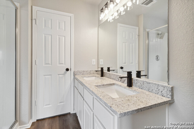 Listing photo id 16 for 6923 Dashmoor Creek