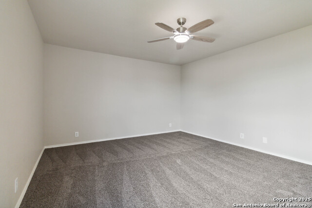 Listing photo id 21 for 6923 Dashmoor Creek