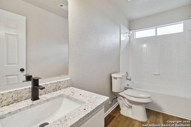 Listing photo id 24 for 6923 Dashmoor Creek