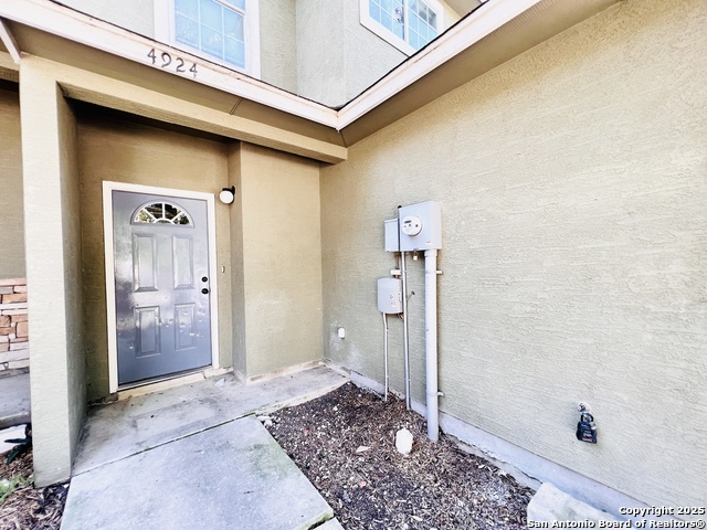 Image 2 of 17 For 4924 Stowers Blvd