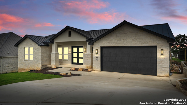 Image 2 of 42 For 104 Creede St