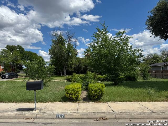 Image 10 of 13 For 102 Leisure Dr