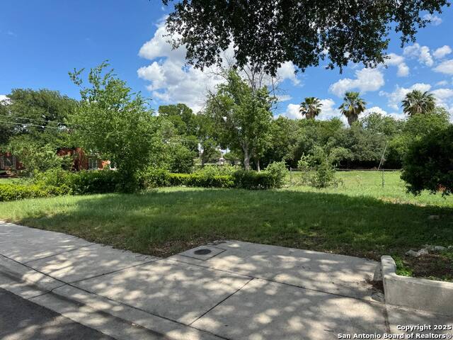 Image 5 of 13 For 102 Leisure Dr