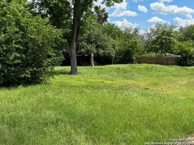 Image 9 of 13 For 102 Leisure Dr