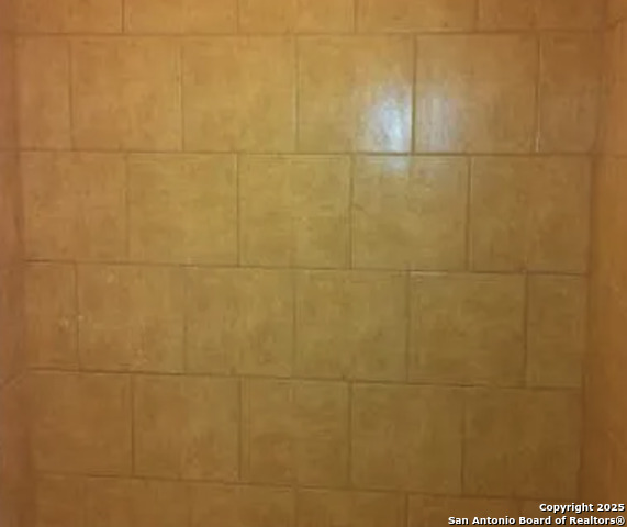 Image 2 of 11 For 7926 Rugged Ridge