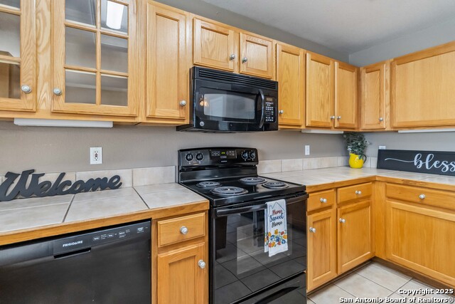 Listing photo id 8 for 1531 Dustin Cade Dr