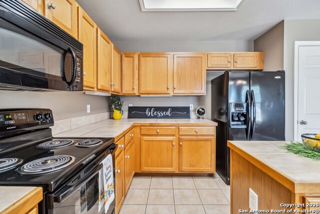 Listing photo id 9 for 1531 Dustin Cade Dr