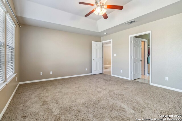 Listing photo id 12 for 1531 Dustin Cade Dr