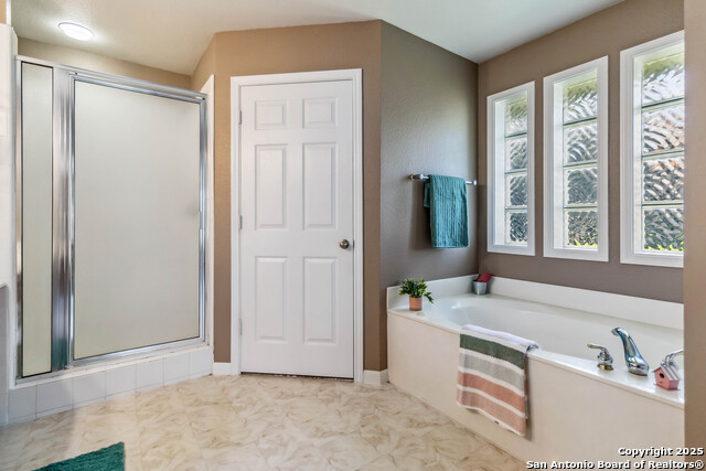 Listing photo id 14 for 1531 Dustin Cade Dr