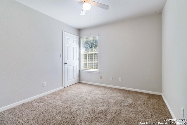 Listing photo id 15 for 1531 Dustin Cade Dr