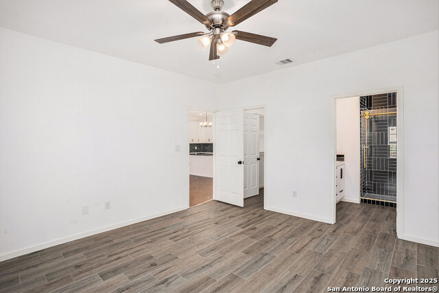 Listing photo id 11 for 1615 Guadalupe N