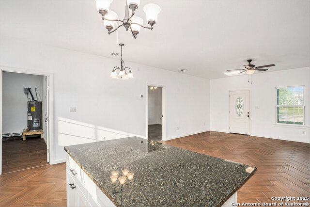 Listing photo id 19 for 1615 Guadalupe N