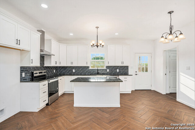 Listing photo id 20 for 1615 Guadalupe N