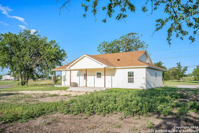 Listing photo id 1 for 1615 Guadalupe N