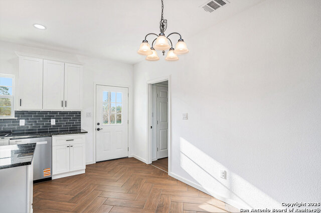 Listing photo id 28 for 1615 Guadalupe N