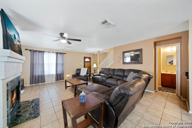 Image 14 of 35 For 934 Saxonhill