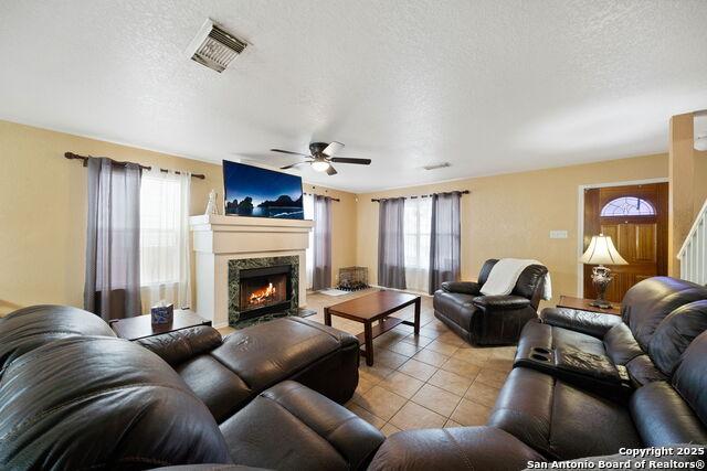 Image 15 of 35 For 934 Saxonhill