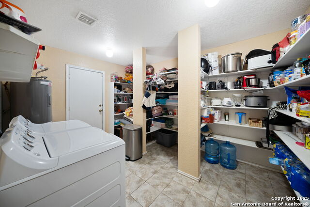 Image 29 of 35 For 934 Saxonhill