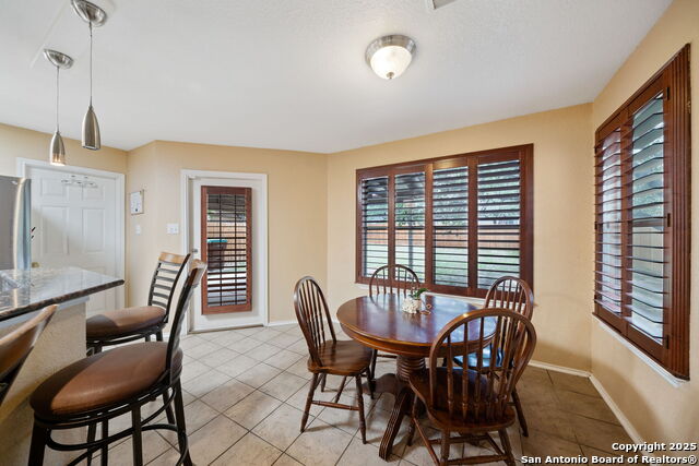 Image 8 of 35 For 934 Saxonhill
