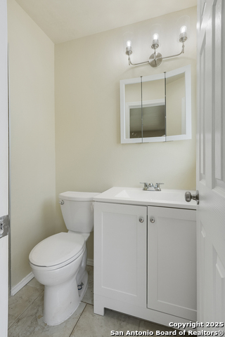 Listing photo id 8 for 6711 Greencastle