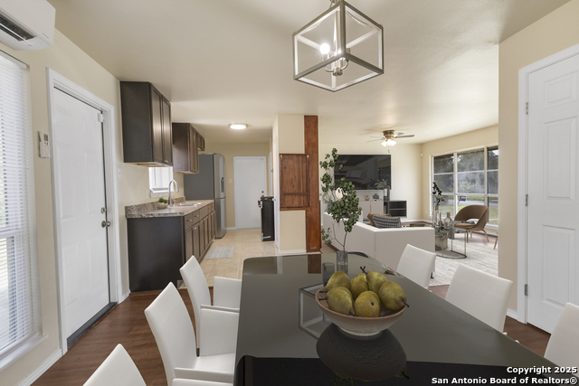 Listing photo id 4 for 6711 Greencastle