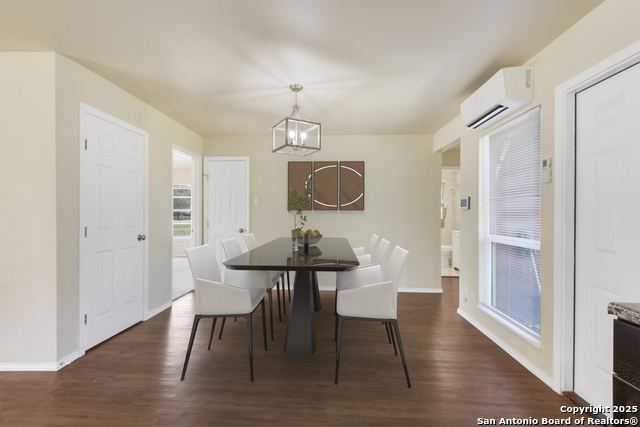 Listing photo id 6 for 6711 Greencastle