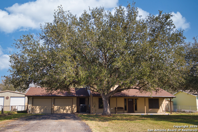 Details for 146 Lake Meadows Rd, Mathis, TX 78368