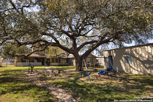 Image 22 of 25 For 146 Lake Meadows Rd