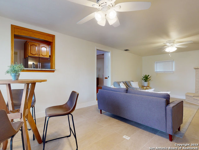 Image 15 of 32 For 643 Brightwood Pl