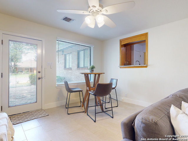 Image 19 of 32 For 643 Brightwood Pl