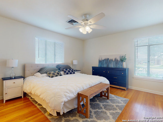 Image 21 of 32 For 643 Brightwood Pl