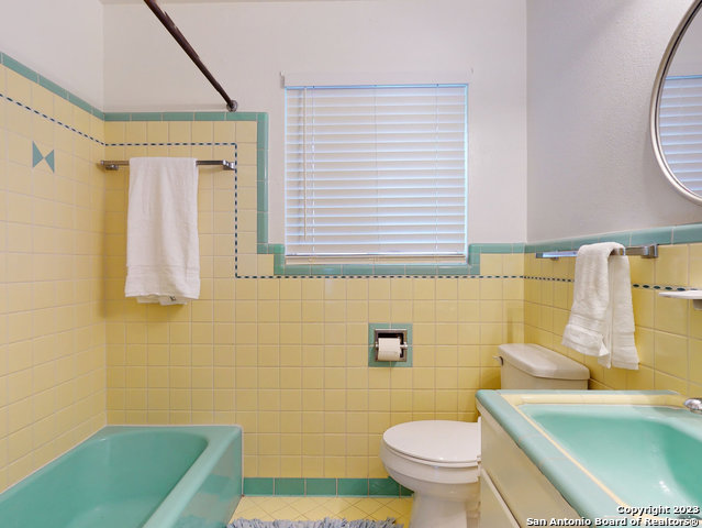 Image 25 of 32 For 643 Brightwood Pl