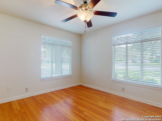 Image 26 of 32 For 643 Brightwood Pl