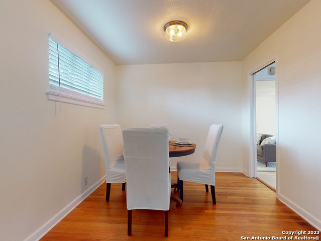 Image 7 of 32 For 643 Brightwood Pl