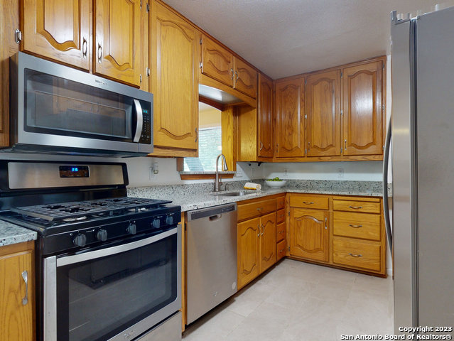 Image 8 of 32 For 643 Brightwood Pl