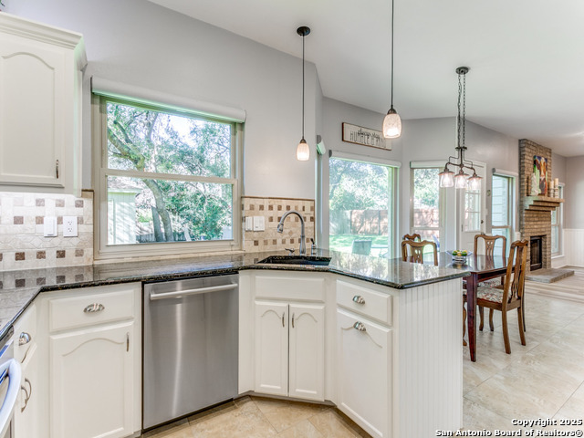 Image 10 of 25 For 2302 Oak Castle
