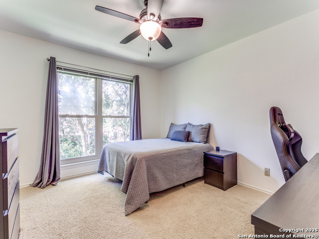 Image 19 of 25 For 2302 Oak Castle