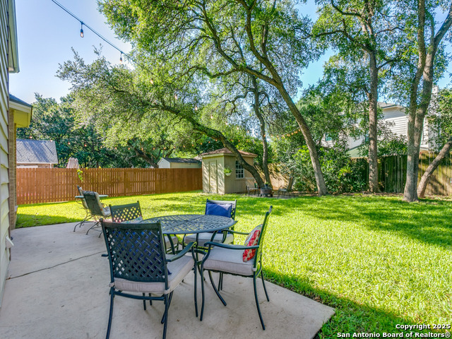 Image 21 of 25 For 2302 Oak Castle