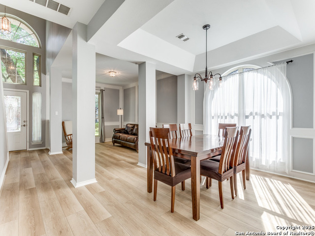 Image 3 of 25 For 2302 Oak Castle