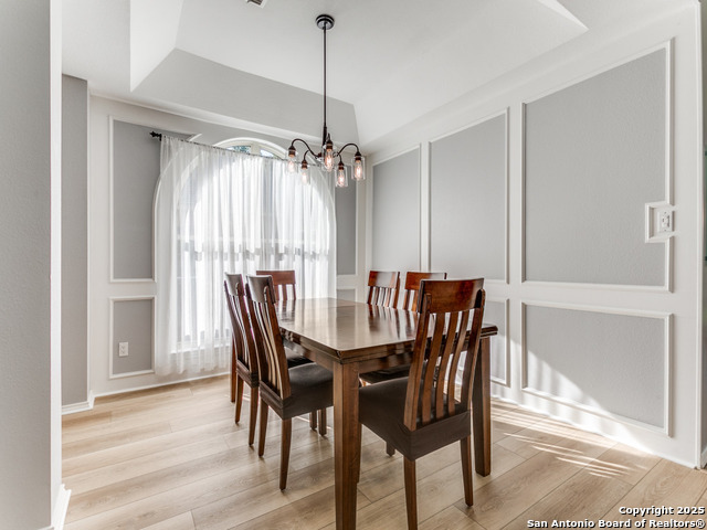 Image 4 of 25 For 2302 Oak Castle