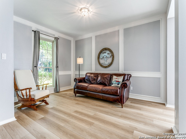 Image 5 of 25 For 2302 Oak Castle