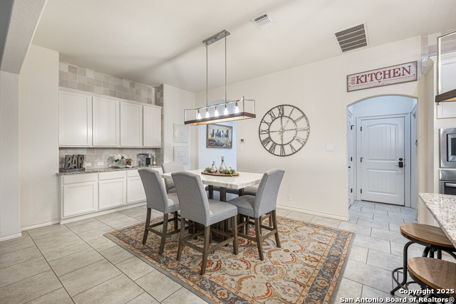 Image 9 of 40 For 28323 Willis Ranch
