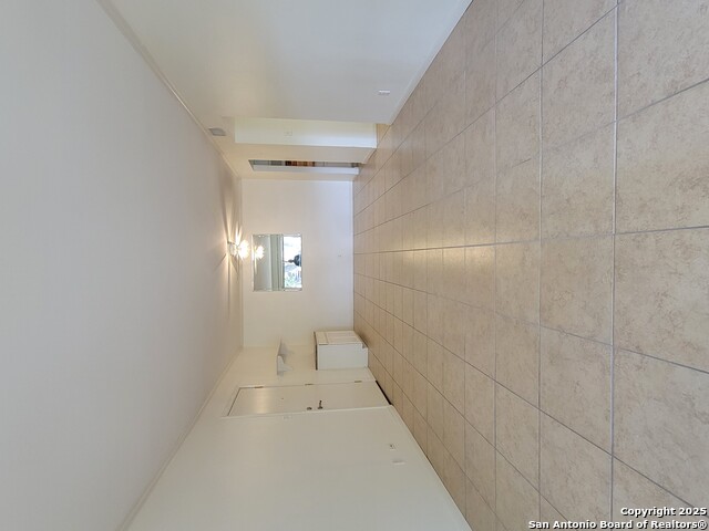 Image 5 of 14 For 8702 Village Dr  204