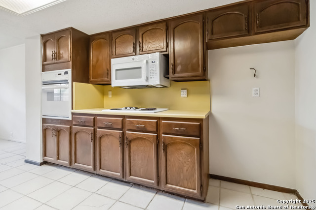 Listing photo id 8 for 10514 Merritime Ct